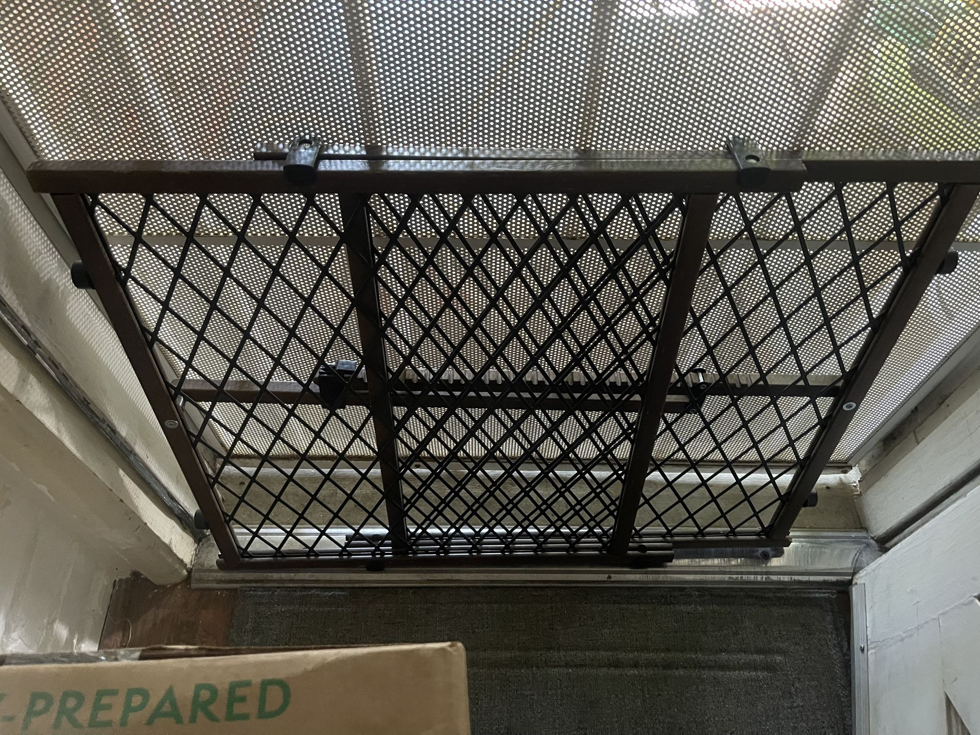 Gate
