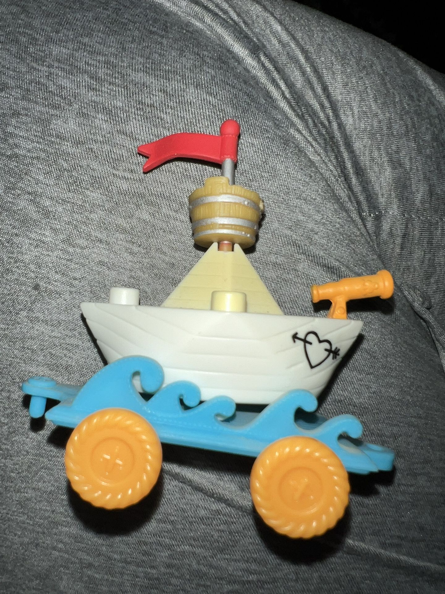 Lalaloopsy Silly Pet Parade Boat, used condition 