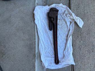 Large Heavy-Duty Pipe Wrench