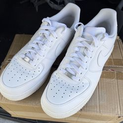 Nike Air Force 1 white size 11