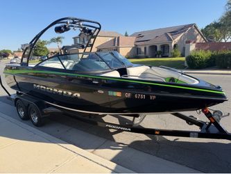 2013 MOOMBA LSV