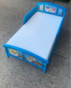 Baby shark bed
