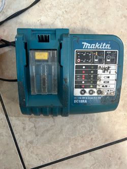 Genuine Makita DC18RA Fast Charger - Works Great