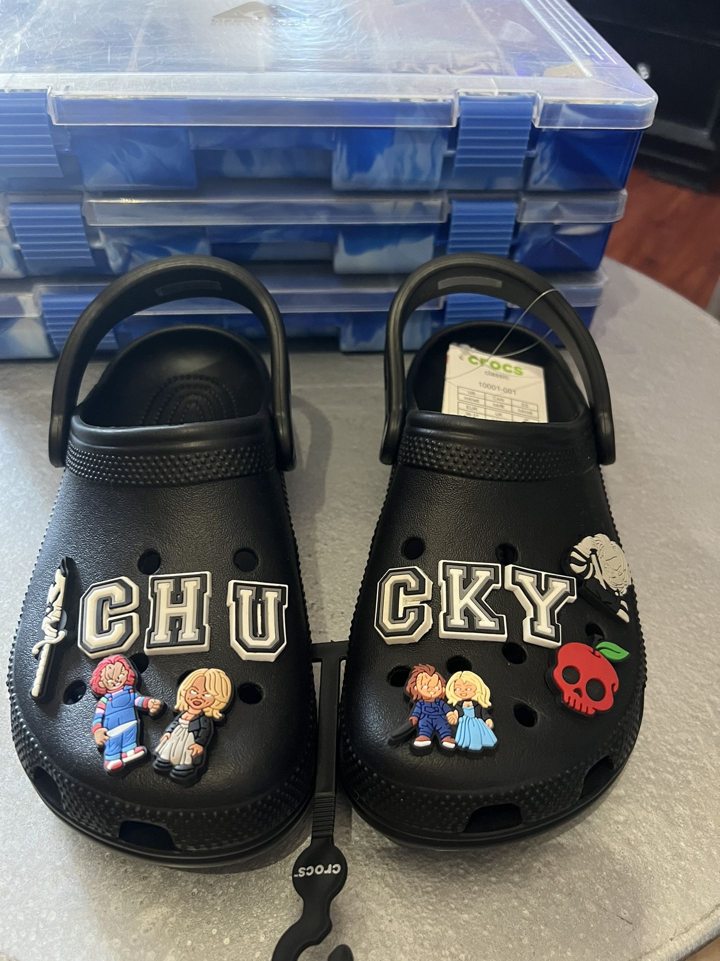 Crocs, W/12 ”Chucky” Charms, Classic Style, Unisex, Adult, Black, Clogs, Many Sizes, New With Tags, Great Gift !! 🎁 ($55.00 Pick Up Only)