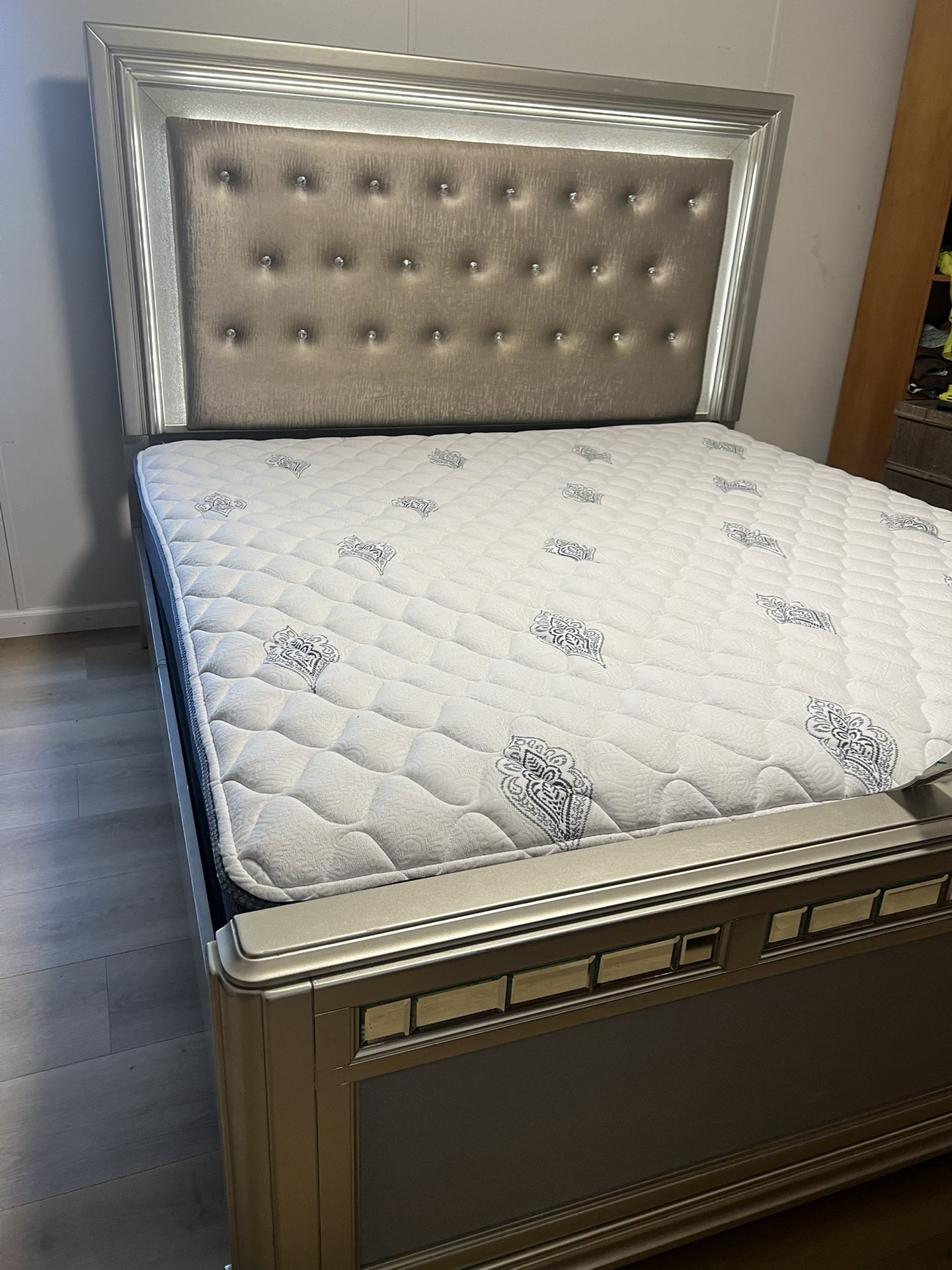 King Platinum Gray Bed With Led Lights And Mattress And Box Springs