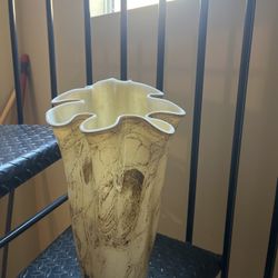 Vintage Hand blown Art Glass Ruffled Vase