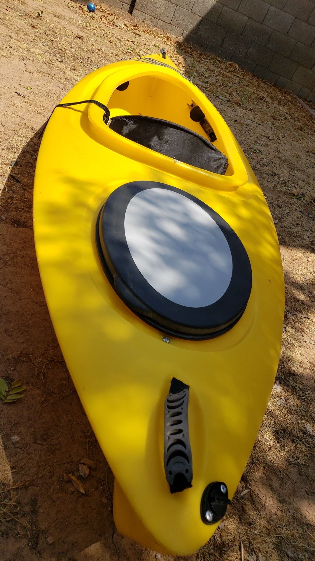 FUSION 124 KAYAK WITH PADDLE for Sale in Chandler, AZ OfferUp