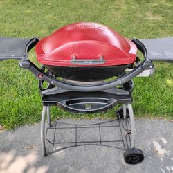 Weber Portable Grill w/ Stand