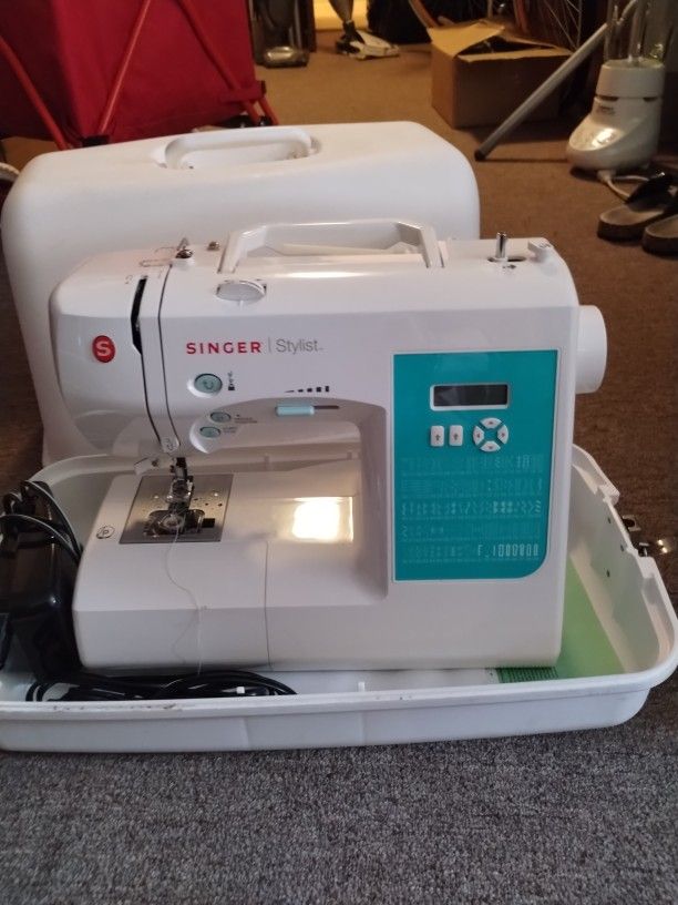 Singer Stylist Sewing Machine