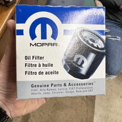 New Mopar Oil Filter 