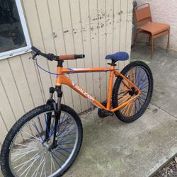 Raleigh Bicycles Talus 2 Recreational Mountain Bike Orange Size LG wheels 27.5(Bmx Style)