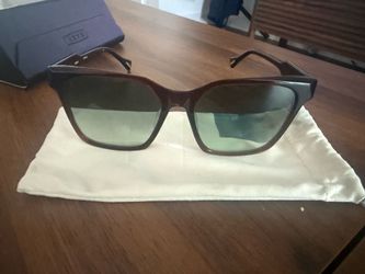 Raen Naev women’s sunglasses