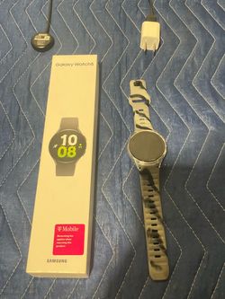 Samsung Galaxy Watch 5 with Charger
