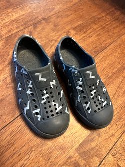 Toddler Size 9 Native Shoes