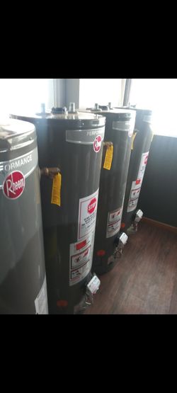 HOT 🔥 WATER TANKS(BRAND NEW SCRATCH &DENT)