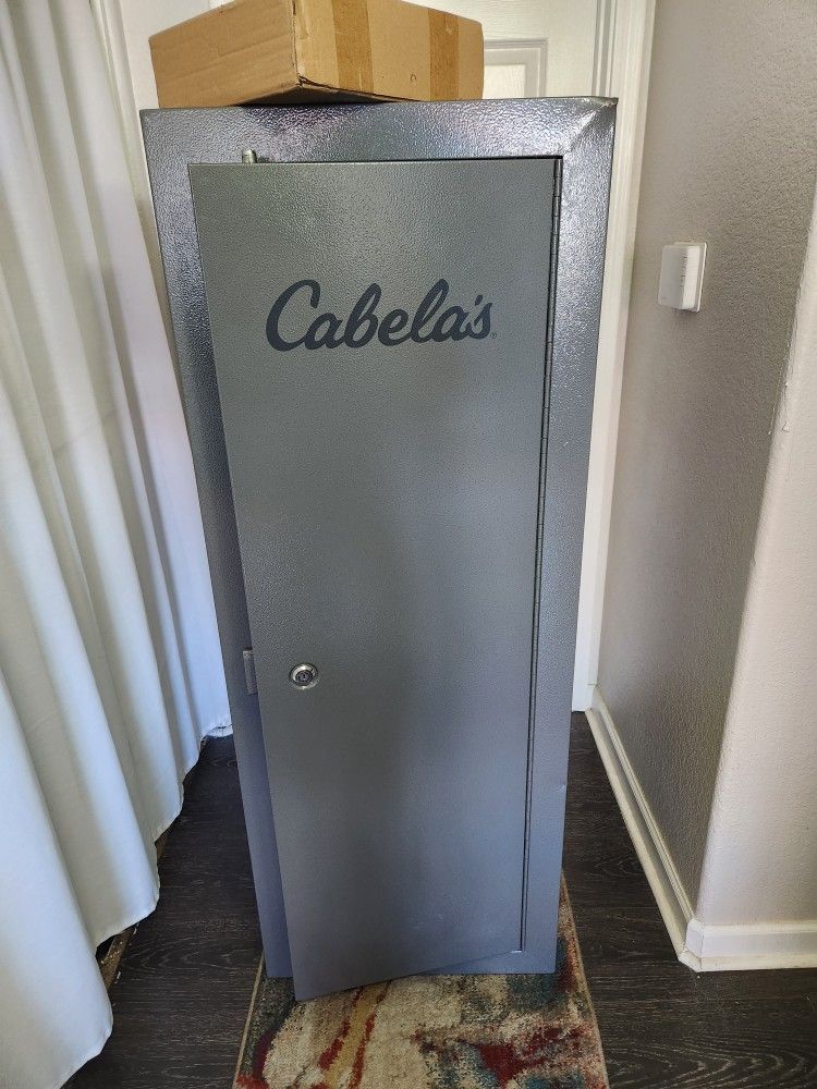 Cabelas 18-gun Cabinet With Storage Shelves