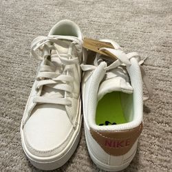 New Nike Court Legacy Women’s Sneakers – Size 6