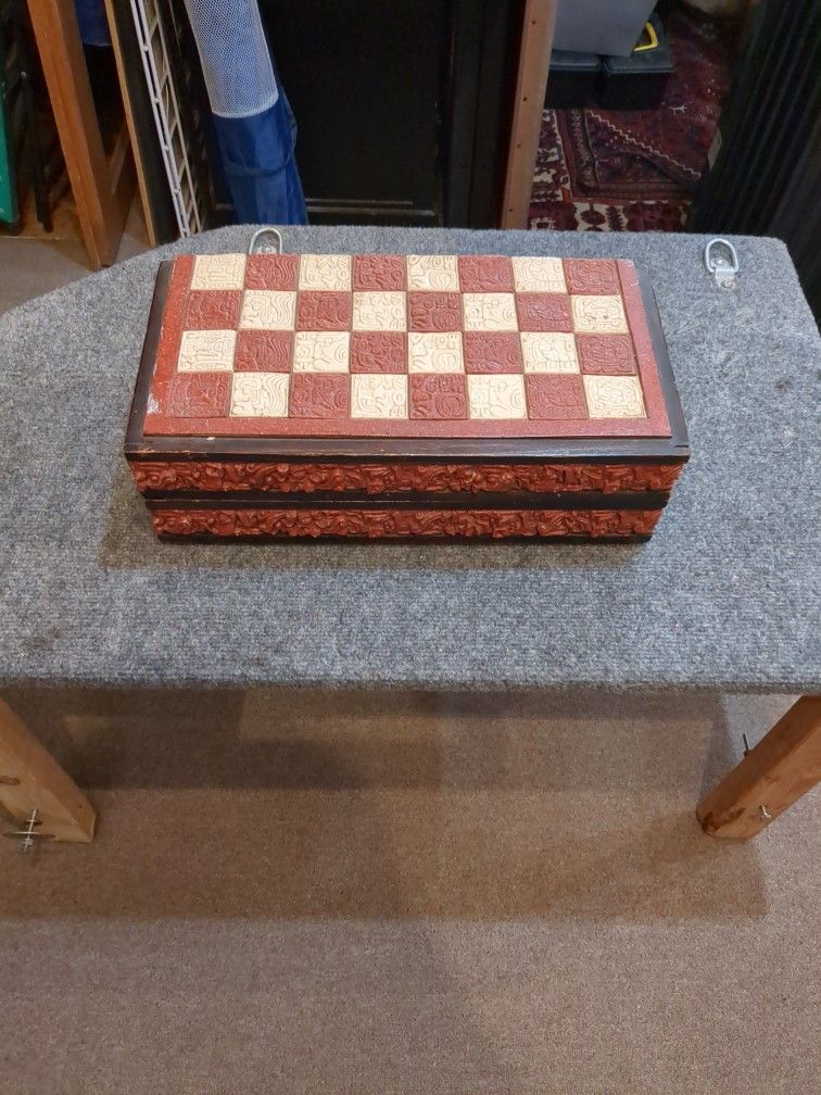 Maya Chess Set
