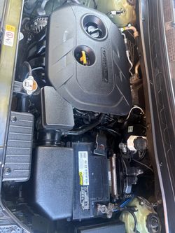 DOHC 16V Car Engine Bay
