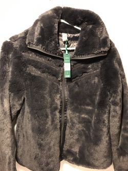 Green tea Women's Furry black coat size Small