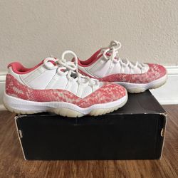 Air Jordan XI Low (Pink Snakeskin) Sz 8 Women’s 