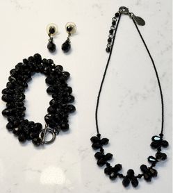 Like New Beaded Necklace, Bracelet, and Earring Set