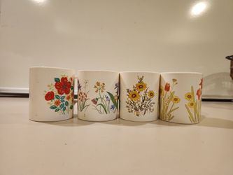 Set of 4 Vintage Floral Coffee Mugs