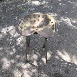 Metal Shop Seat