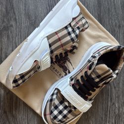 Burberry Shoes 