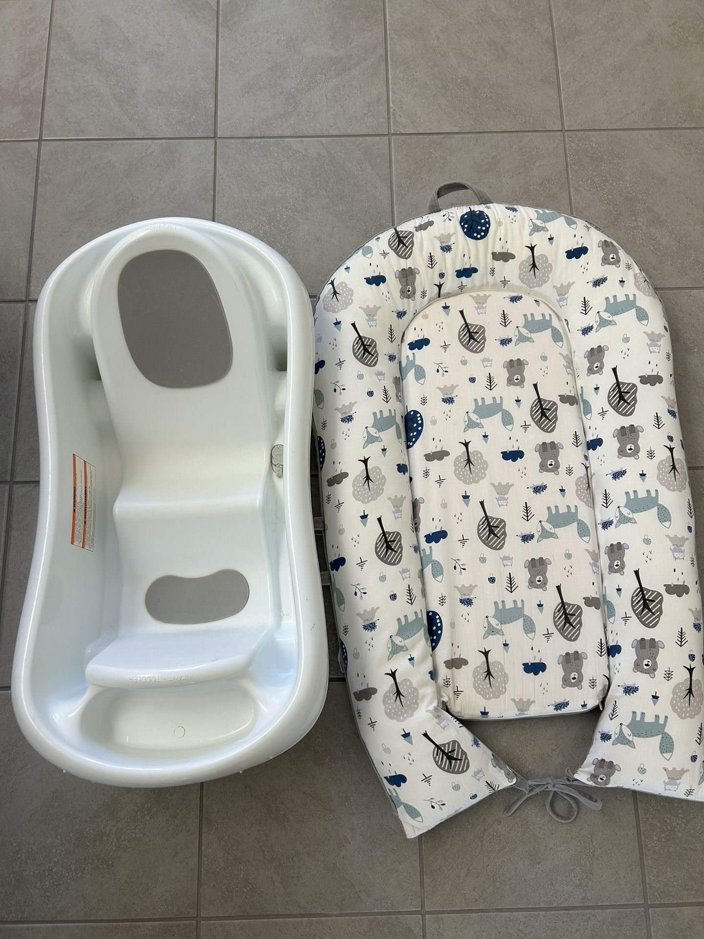 Baby Bath Tub & Baby Lounger