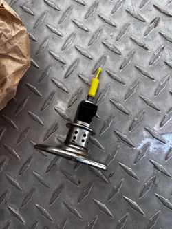Diesel exhaust fluid injector