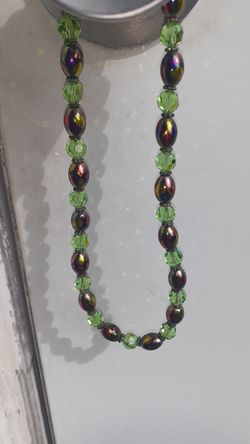 Green and iridescent beaded choker