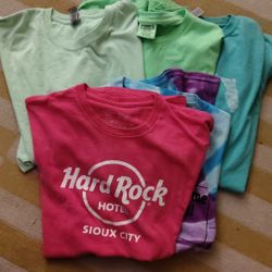 Lot Of 5 Size L Assorted T Shirts Like New