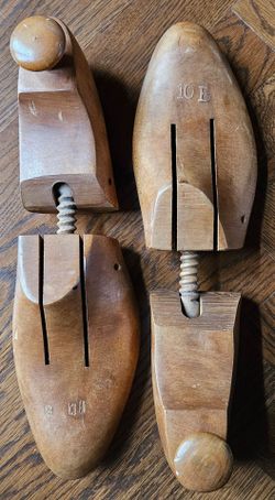 Vintage Jones and Vining Inc Wooden Shoe Trees