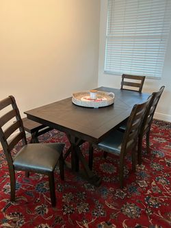 Dining table set