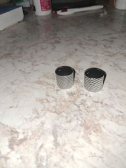 Guitar knobs