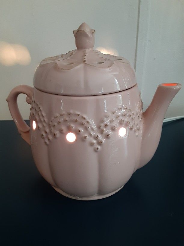 Retired 2014 Scentsy Vintage Teapot Nightlight Wax Warmer Dusty Pink With Lightbulb

