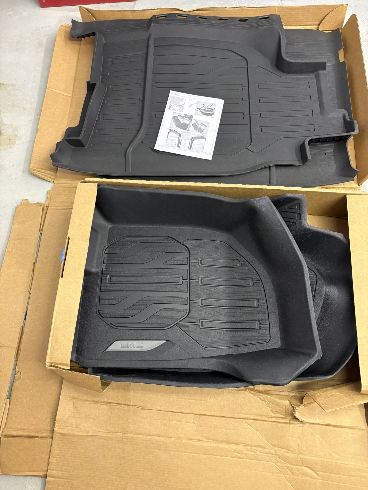New  2020-2025  GMC 1500 Sierra And denila All Weather Floor Mats