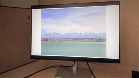 Dell UltraSharp 24 USB-C® Hub Monitor Moniteur de concentrateur USB-C® Dell 24 UltraSharp