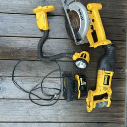 Dewalt Set , Circular Saw , Flashlight, Sawsall, Battery