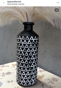 VASE / FLOWER DECOR 
