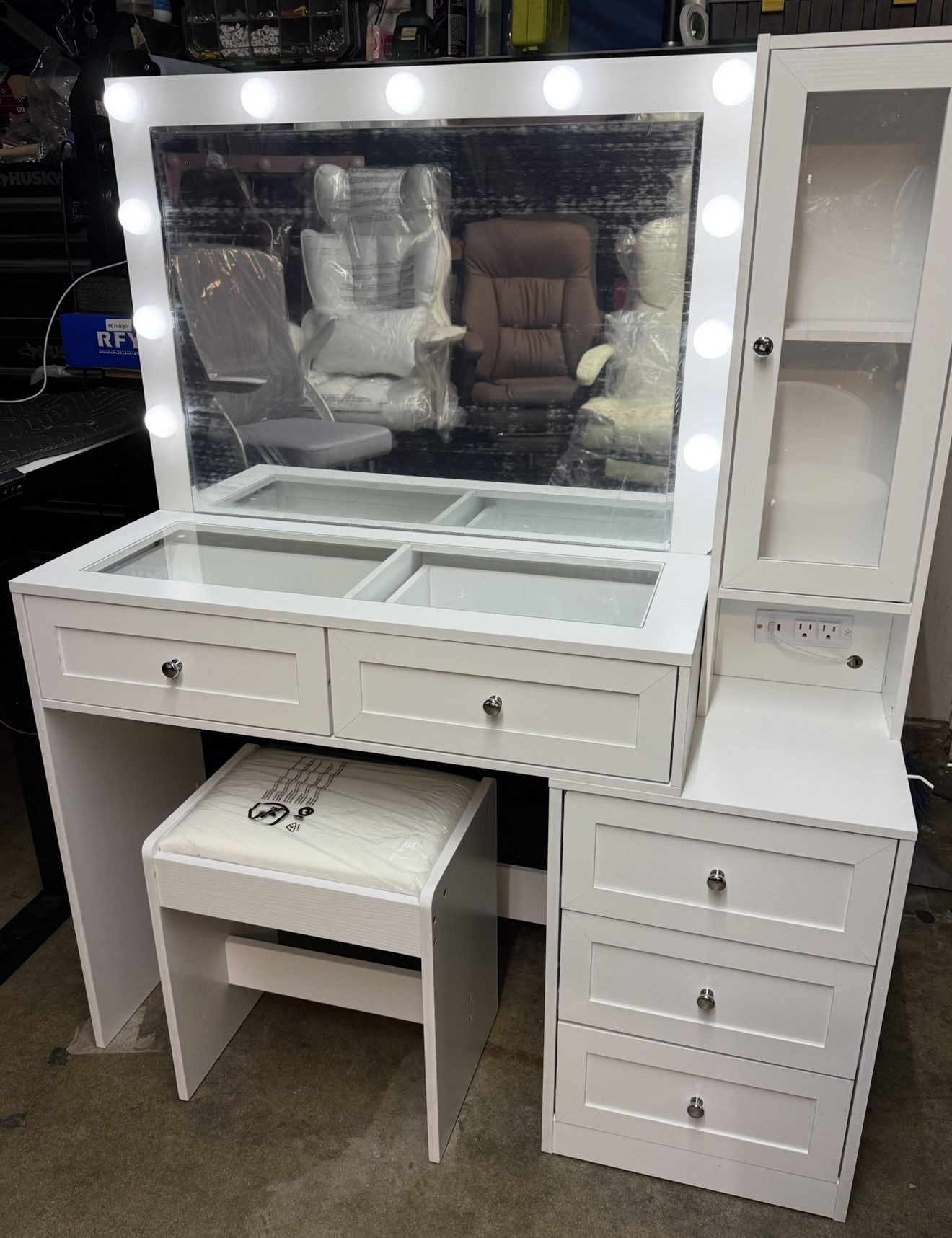 Brand New Vanity (Assembled already)