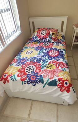 Twin bed