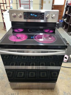 2022 Samsung flex duo smart oven (Delivery Available)