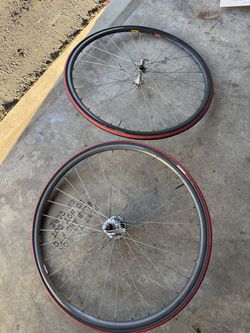 Road bike wheels and tires matrix