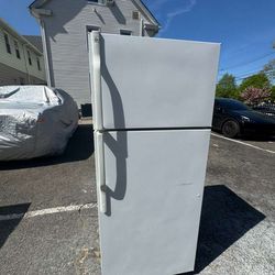 GE Fridge white (works good)
