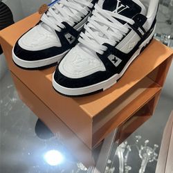 Lv Trainers Men Size 9 