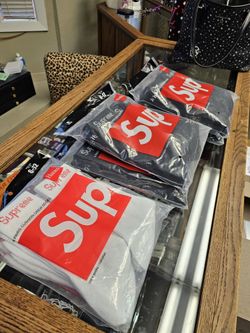 Supreme Socks