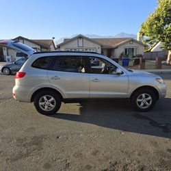 2008 Hyundai Santa Fe 4-Door SUV