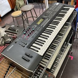 Yamaha MOX6 Keyboard
